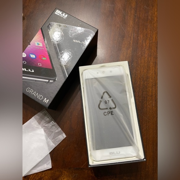 Smartphone, cellphone, gray brand new phone - Picture 11 of 11